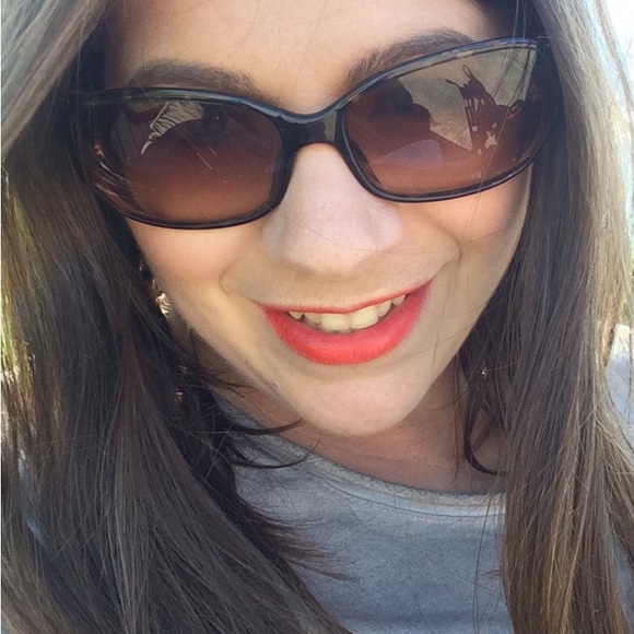 Meet your Posher, Heidi - Picture 3 of 10